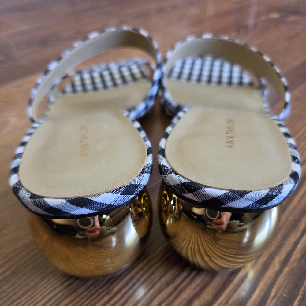 Ann Taylor Navy and White Gingham Double-Strap Slide Heels Size 6.5 Sandals Gold - Picture 2 of 4